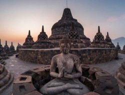 Viral Video Detik-detik Petir Menyambar Candi Borobudur, Begini Faktanya