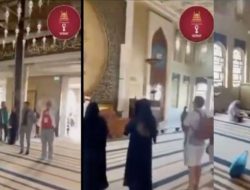 Viral, Video Penonton Piala Dunia Dengar Azan dan Belajar Islam
