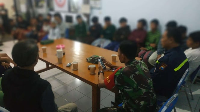 Bikin Prank Jadi Pocong di Kuburan Samaan, 23 Anak di Malang Dibina Lurah