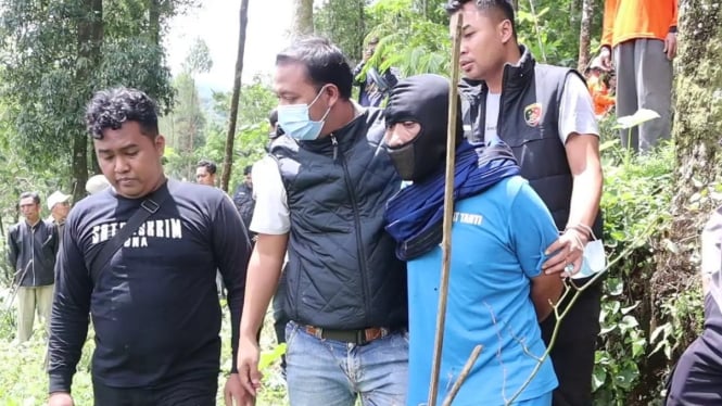 Dukun mbah Slamet di lokasi kejadian, Banjarnegara