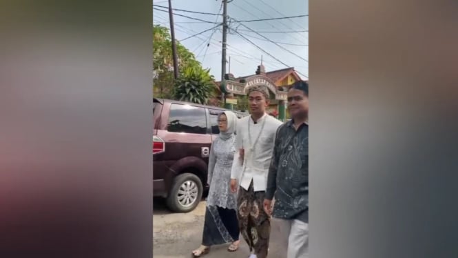 Rombongan pernikahan sesama tetangga di Subang, Jawa Barat