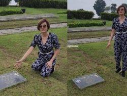 Kenalan Sama Ci Mehong, TikTokers Viral yang Jual Buah hingga Tanah Kuburan