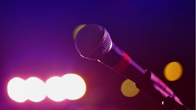 Ilustrasi karaoke/microphone.