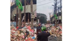 Viral Sampah Menggunung di Pasar Rubuh